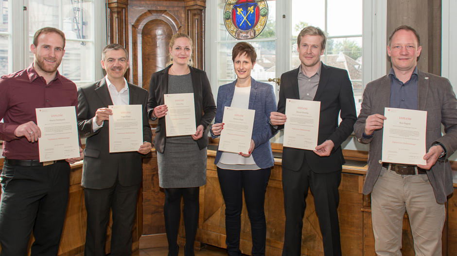 Medieninstitut: Sechs Medienmanager diplomiert