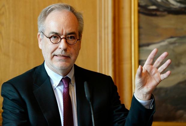 NZZ: Medienprofessor vermisst Rechtsgrundlagen