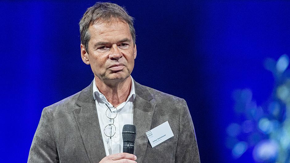 IWP-Preis: Arthur Rutishauser erhält Preis für zwei seiner Artikel zur Credit Suisse