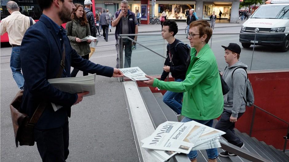 Tamedia: Berner Journalisten verteilen «Monopol-Zeitung»