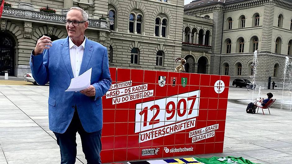 Konzessionsstreit: Bündner Komitee überreicht Petition