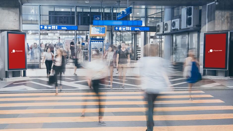 Livesystems: Cityscreen an zwei weiteren Bahnhöfen