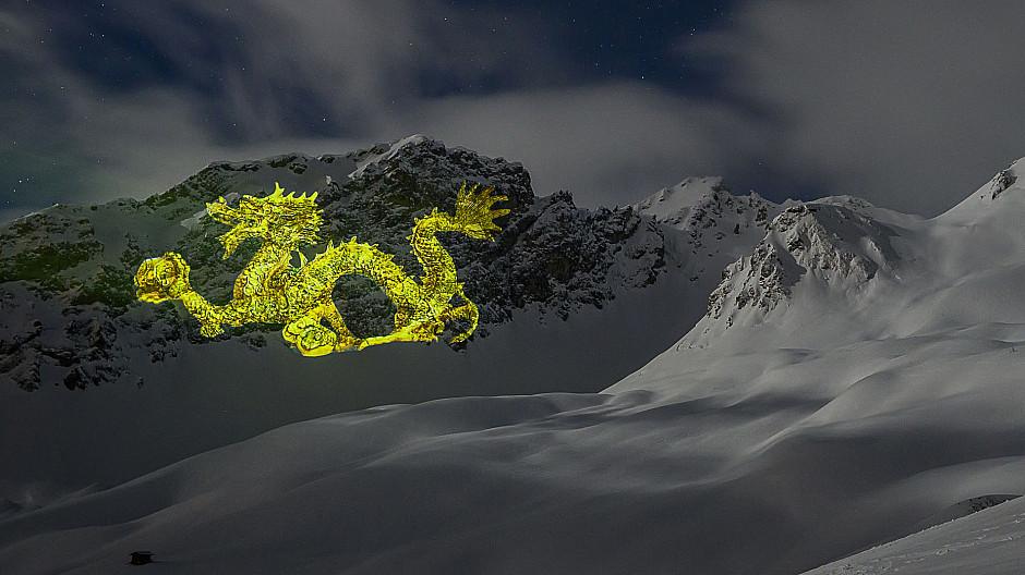 Davos Klosters: Drachen-Projektion zum chinesischen Neujahr