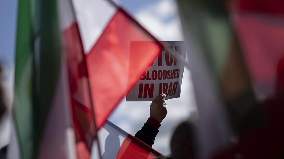 Iran: Etemad-Politikchef festgenommen