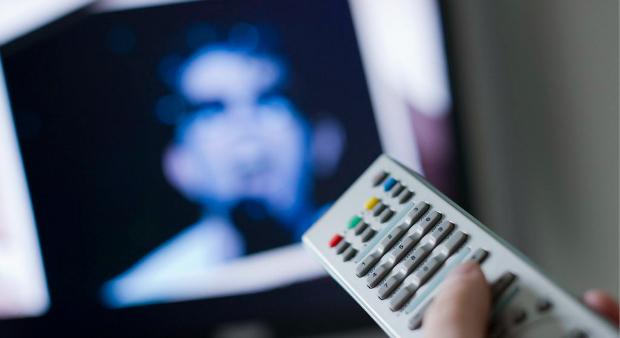 Mediapulse: Deutschschweizer sehen täglich mehr als zwei Stunden fern