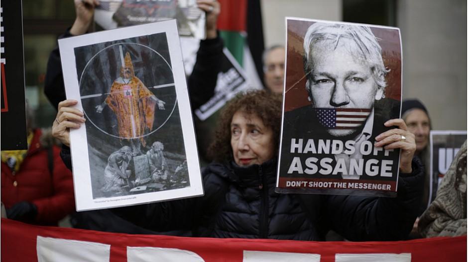 Reporter ohne Grenzen: Freilassung von Julian Assange gefordert