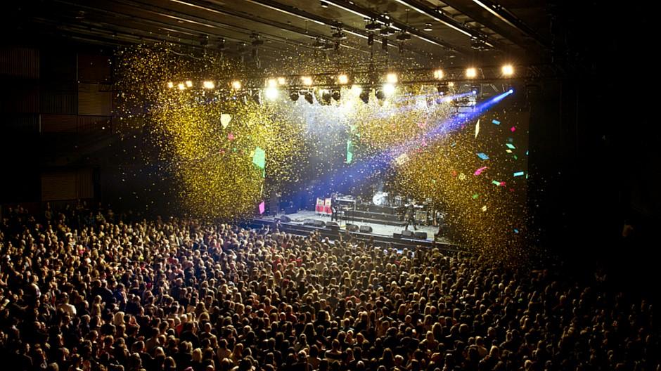 Samsung Hall: Goldener Konfettiregen für neue Halle
