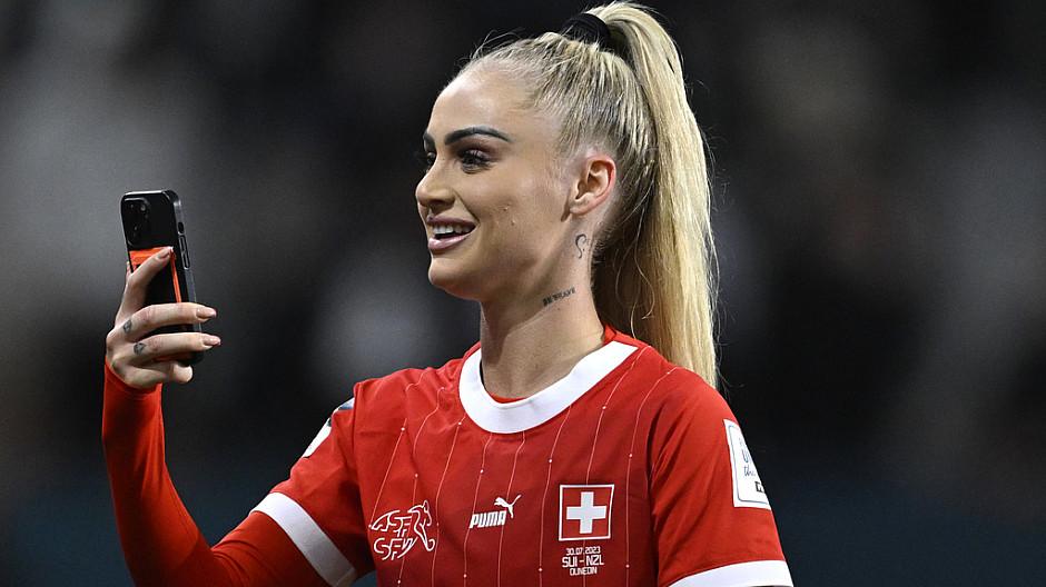 Fussball-WM der Frauen: Influencer-Tätigkeit von Alisha Lehmann kritisiert