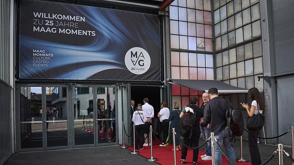 Maag Moments: Jubiläumsfest mit Lichtshow und Politik