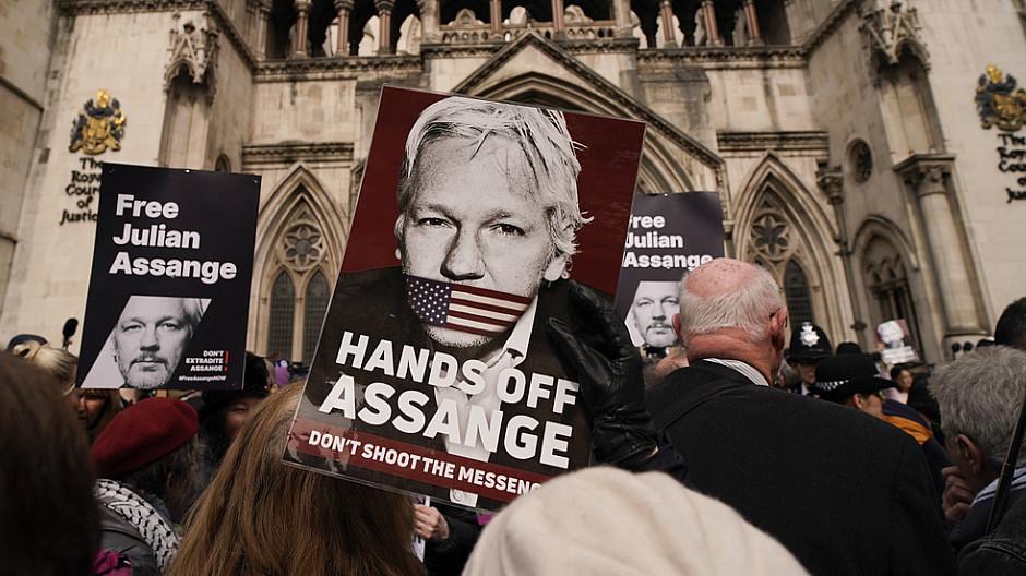 Medienfreiheit: Julian Assange kann auf Aufschub hoffen