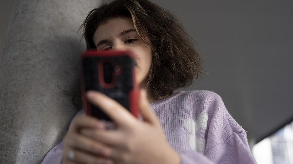 JamesFocus-Bericht: Mädchen leiden unter Social Media