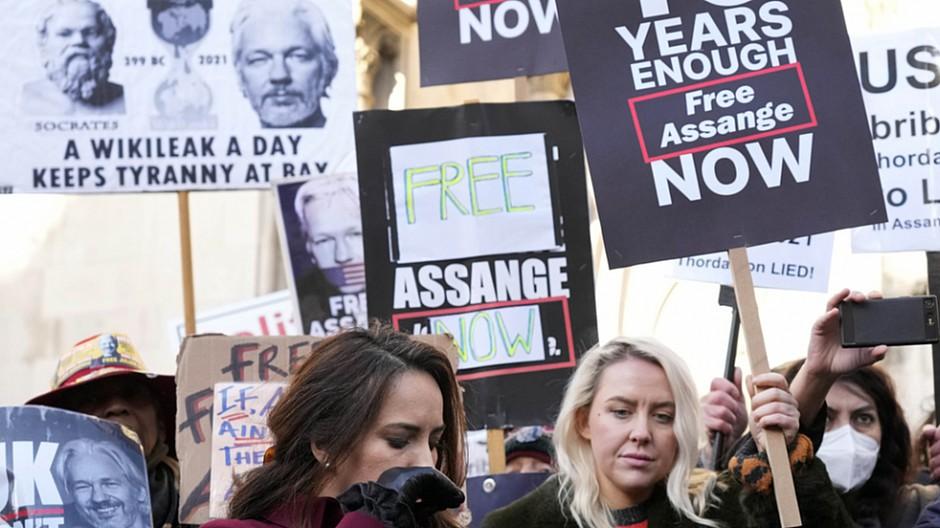 Wikileaks: Medien fordern die Freilassung von Assange