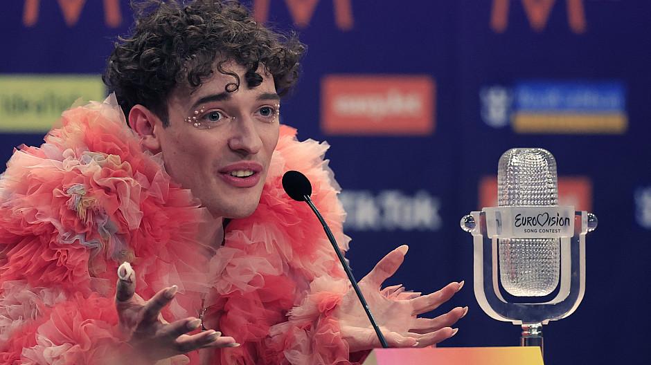 ESC: Nemo schickt den Pokal zurück