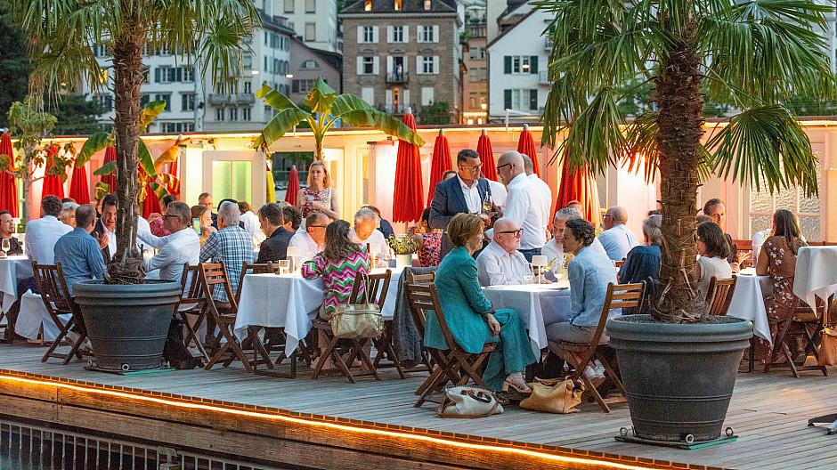 Sommerparty: Networking bei mediterranen Temperaturen