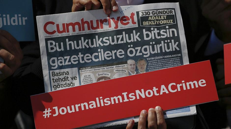 Cumhuriyet: Onlinechef zu drei Jahren Haft verurteilt