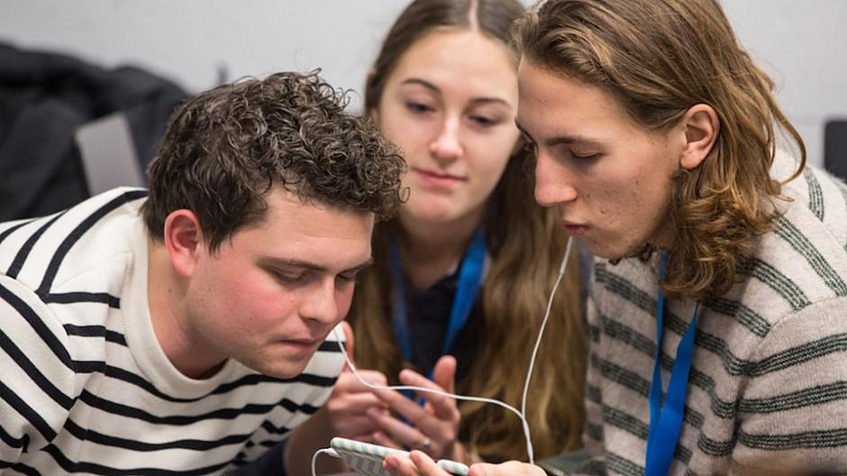 Junge Journalisten Schweiz: Perspektiven, Ausbeutung und Mobile Reporting