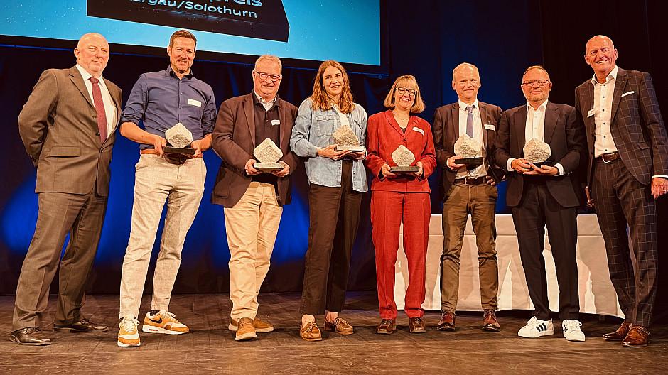 Medienpreis AG/SO: Preise für Recherchen zu Mobbing, Milch und Märschen