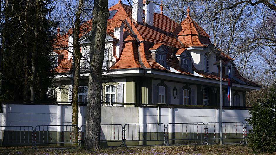 Medienfreiheit: Russische Botschaft in Bern droht NZZ-Journalist mit Haft