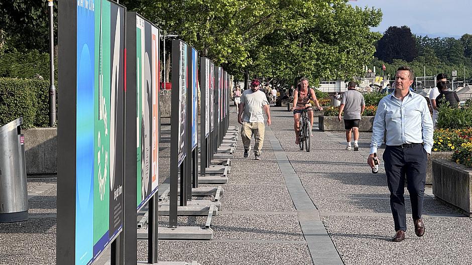 150 Plakate am See: Schweizer Plakatkunst im Freien