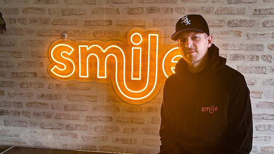 Smile: Stress wirbt neu für die Onlineversicherung