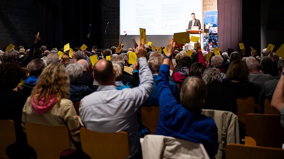 SRG BE FR VS: Trägerschaft fordert Vollprogramm in neuer Konzession