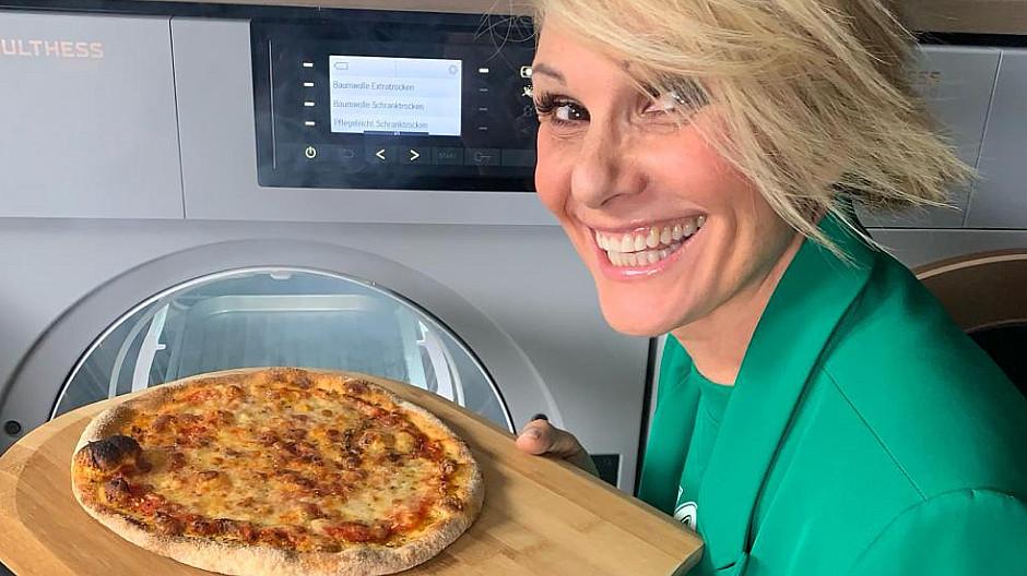 Aprilscherze: Von UBS-Mützen und Pizza-Wäschetrocknern