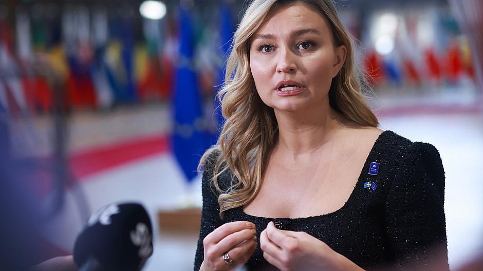 Elon Musk: Wie X-Nutzer mit KI Frauen belästigen