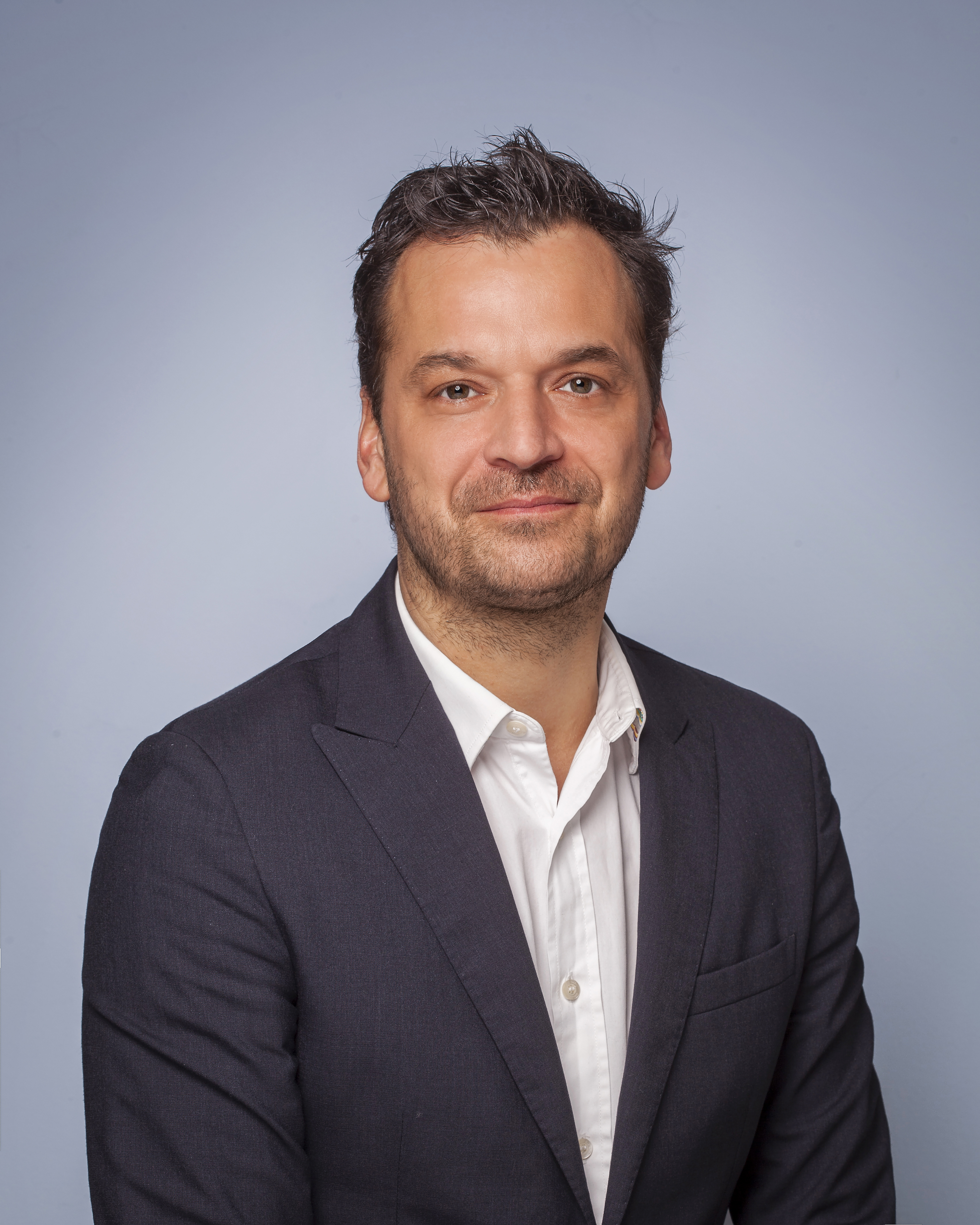Alejandro Velert-2